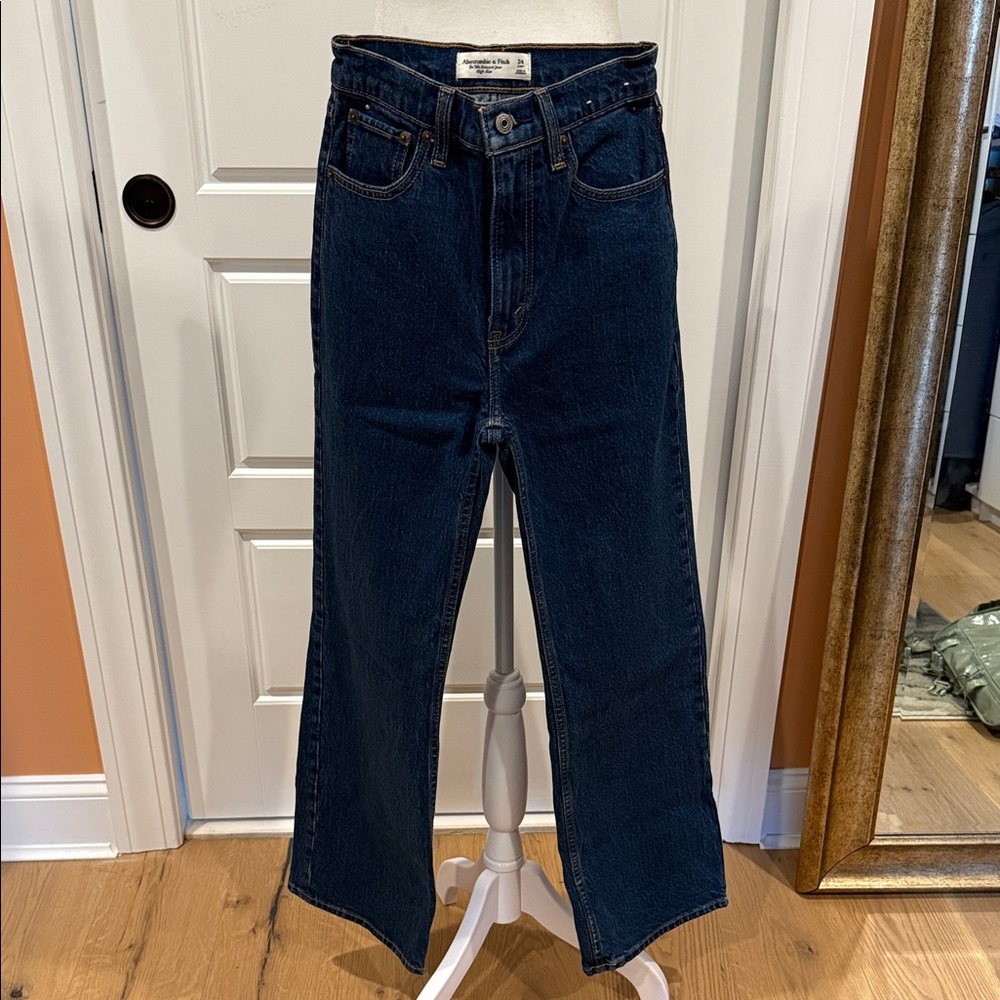 Abercrombie The 90s Relaxed Jean High Rise